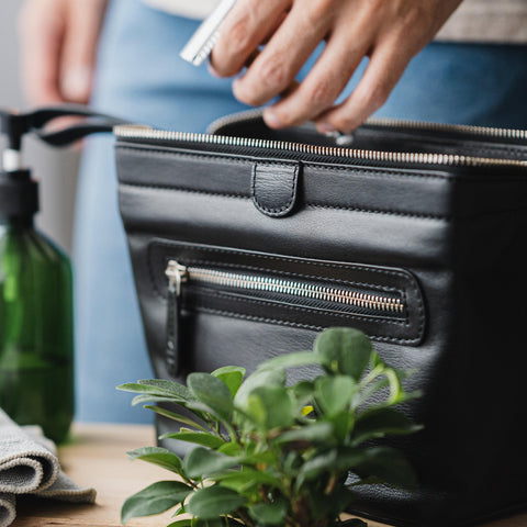 Brigg | Leather Toiletries Wash Bag - Black